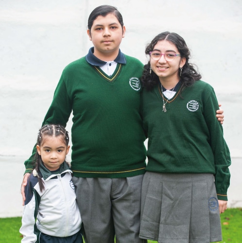 Uniforme Escolar 2023