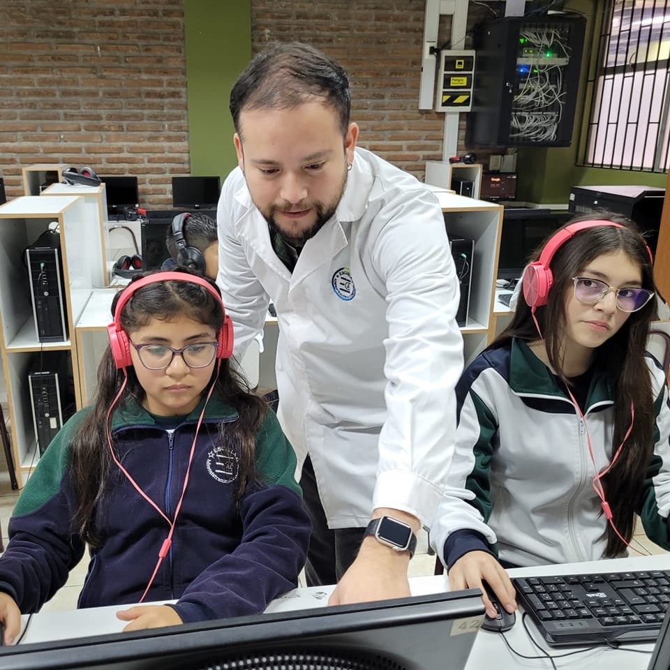 Redes sociales, regularizar su uso